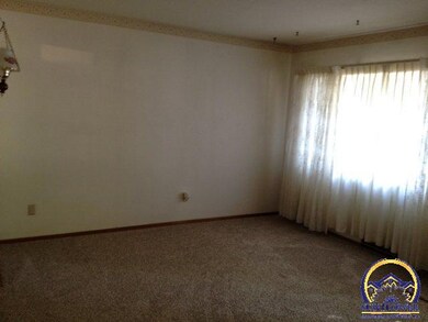 2931 SW Medford Ave, Topeka, KS 66611 - photo 2