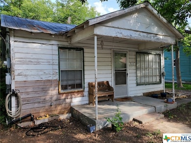 513 Harvey St, San Marcos, TX 78666 - photo 2