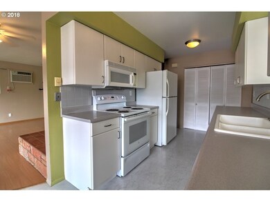 1215 E 13th St, the Dalles, OR 97058 - photo 7