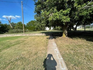 312 N 2nd St, Wakeeney, KS 67672 - photo 5