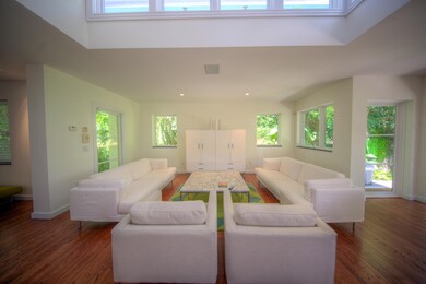 1131 Johnson St-27