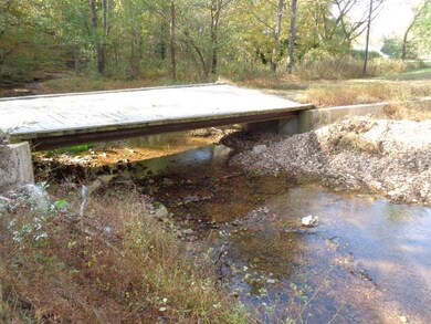 1709 Waverly Rd, Tennessee Ridge, TN 37178 - photo 3