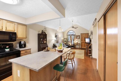 5782 Thada Ln, Columbus, OH 43229 - photo 7