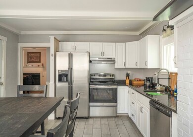 9 Spring St, Taunton, MA 02780 - photo 2