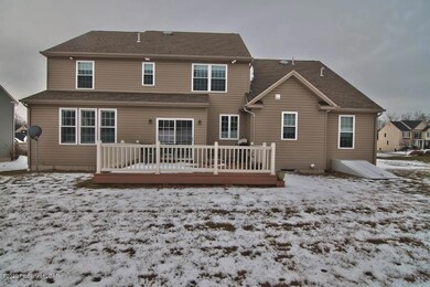 1083 Woodberry Dr, Mountain Top, PA 18707 - photo 3