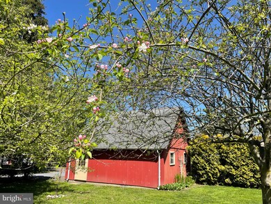 225 Linden Ln, Riegelsville, PA 18077 - photo 6