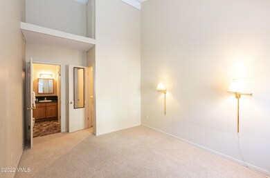 402_SnowLion_bedroombathroom