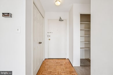 River Towers unit 910, Alexandria, VA 22307 - photo 7