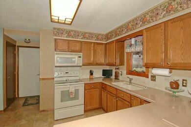 Kitchen. Large counter space area