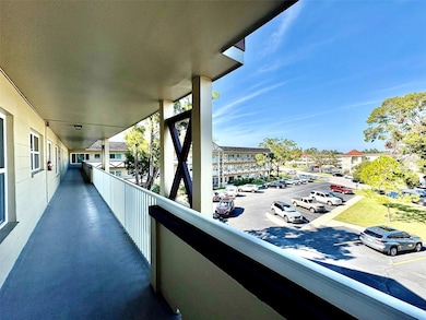 2463 Brazilia Dr unit 53, Clearwater, FL 33763 - photo 4