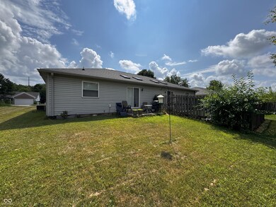 30 Grassyway Ct, Whiteland, IN 46184 - photo 4