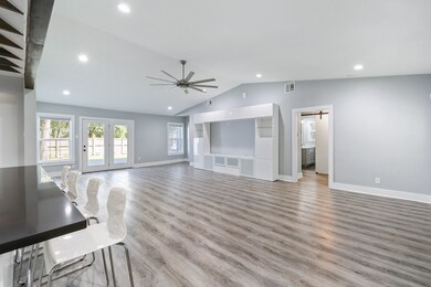 734 W 42nd St, Houston, TX 77018 - photo 5