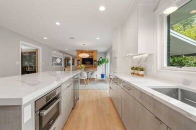 10 Hickory Dr, Medfield, MA 02052 - photo 6