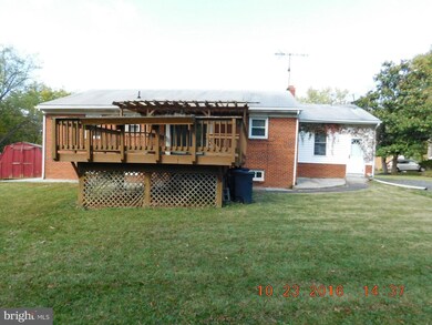 9104 Sheridan Ct, Lanham, MD 20706 - photo 2
