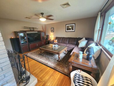 1 Olde Coach Rd, Derry, NH 03038 - photo 4