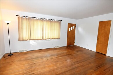 2641 Poplar Dr, Columbus, IN 47203 - photo 2