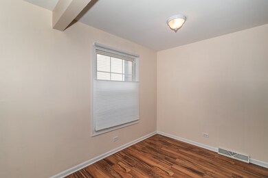 416 James Ct unit B, Glendale Heights, IL 60139 - photo 3