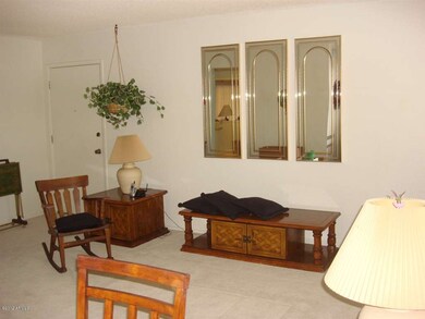 Liv Room 1