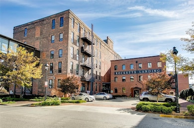 View of apartment building / complex