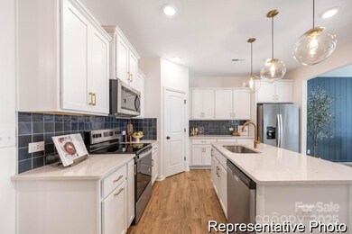 11619 Sapsucker Ln unit 65, Charlotte, NC 28215 - photo 6