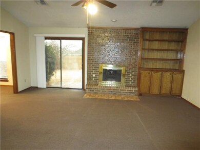 913 Leafhurst Rd, Moore, OK 73160 - photo 3