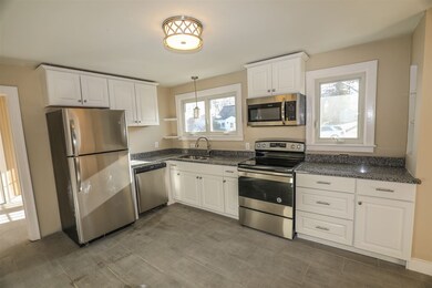 35 Elizabeth Ave, Manchester, NH 03103 - photo 7