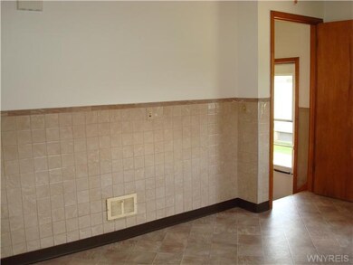 Kitchen Eat in kitchen area