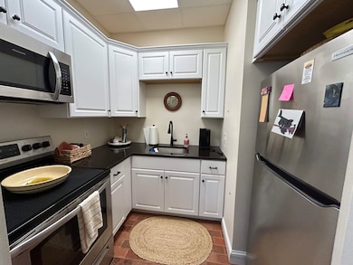 163 Water St unit B2, Exeter, NH 03833 - photo 6