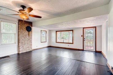 7401 Lock Rd Centerburg OH-large-002-007