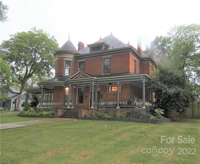 612 S Mulberry St, Statesville, NC 28677 - photo 2