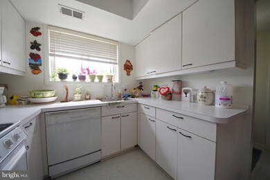 3204 Gleneagles Dr, Silver Spring, MD 20906 - photo 4