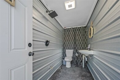 2 Full Baths w/Shower at Pool House