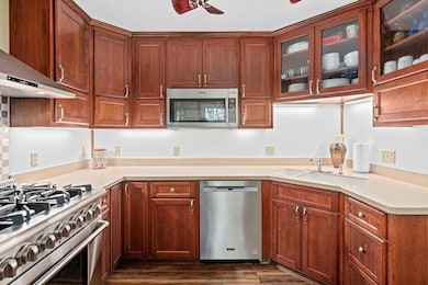 5233 Heritage Hills Dr, Minneapolis-9.jpg