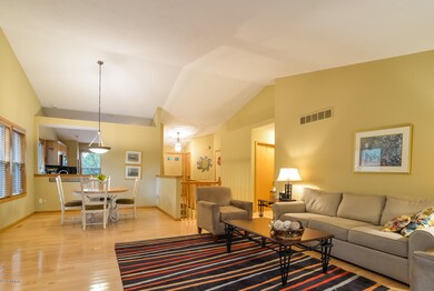 006-Living_Room-4692035-medium