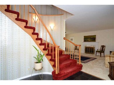 Entry/Foyer.