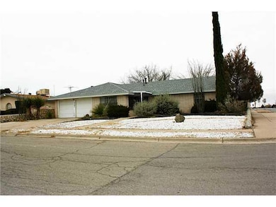 10561 Greenway Ave, El Paso, TX 79925 - photo 2