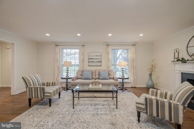 8212 Coach St, Potomac, MD 20854 - photo 4