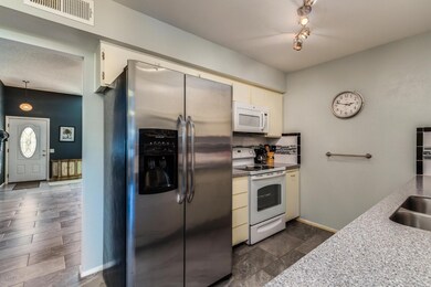 14086 N Newcastle Dr, Sun City, AZ 85351 - photo 6