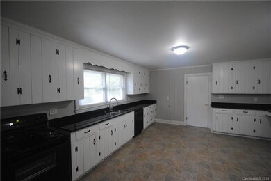 210 Valley Stream Rd, Statesville, NC 28677 - photo 5