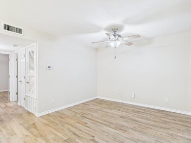 400 W 35th St unit 104, Austin, TX 78705 - photo 3