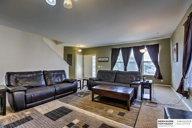 2112 Lakewood Dr, Papillion, NE 68046 - photo 3