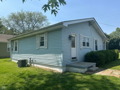 2133 10th St, Columbus, IN 47201 - photo 4