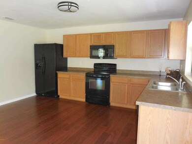 334 Dryden Cir 041