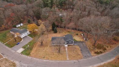 401 Grayson Dr, Springfield, MA 01119 - photo 5