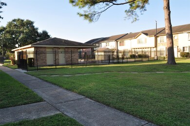 3938 Laura Leigh Dr, Friendswood, TX 77546 - photo 2