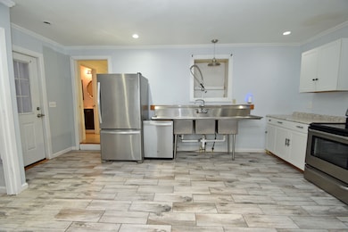 385 Broad St, New London, CT 06320 - photo 6