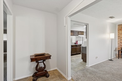 11 E Townhouse Ln unit 26, Grand Prairie, TX 75052 - photo 5