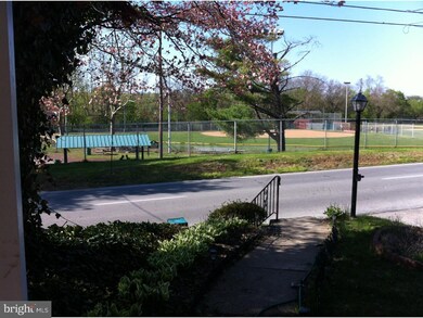 110 E Marshall Rd, Lansdowne, PA 19050 - photo 3