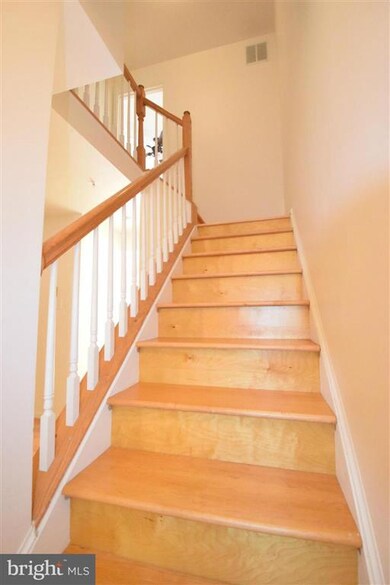 1343 Walkabout Ct, Sykesville, MD 21784 - photo 5