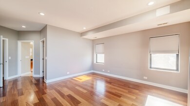 651 N Milwaukee Ave unit 304, Chicago, IL 60642 - photo 5